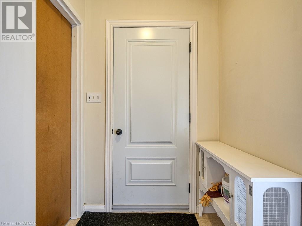 277 VANSITTART Avenue