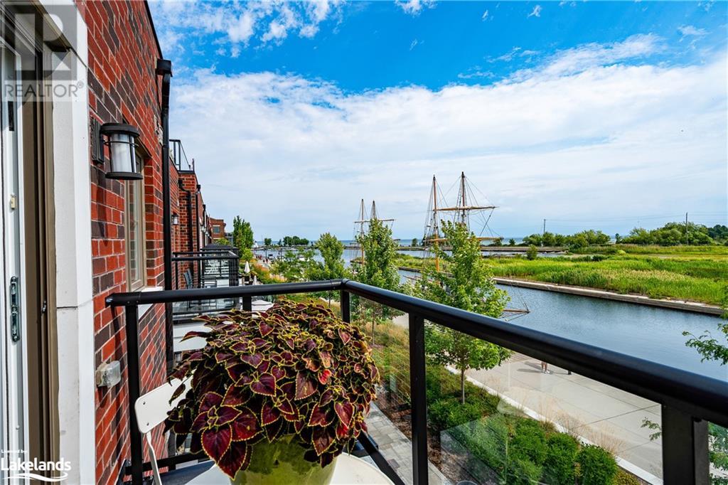 31 EMERSON Mews