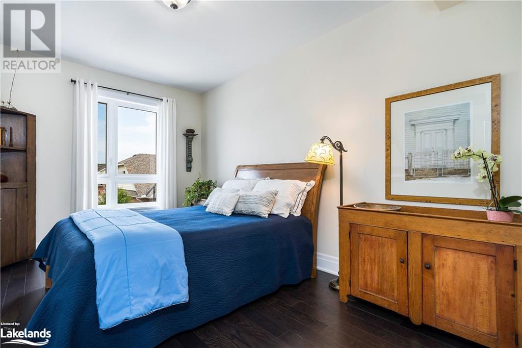 31 EMERSON Mews