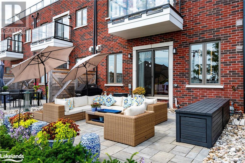 31 EMERSON Mews