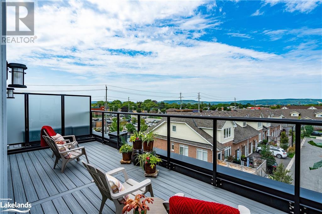 31 EMERSON Mews