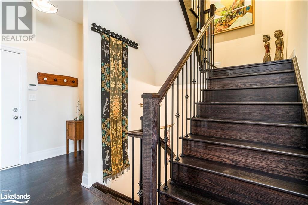 31 EMERSON Mews