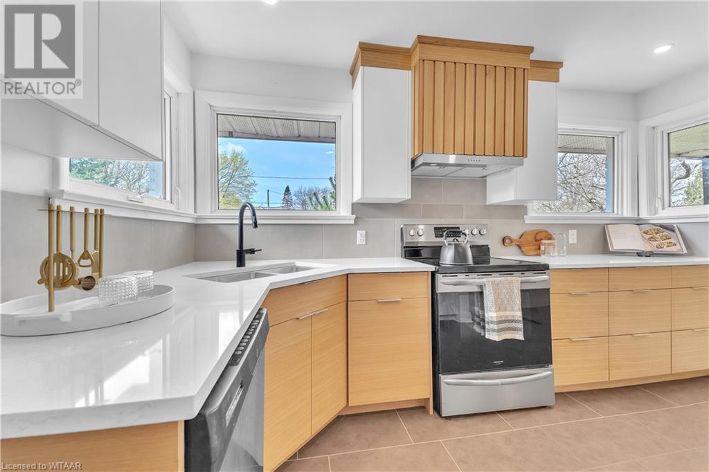 229 WOODWORTH Crescent