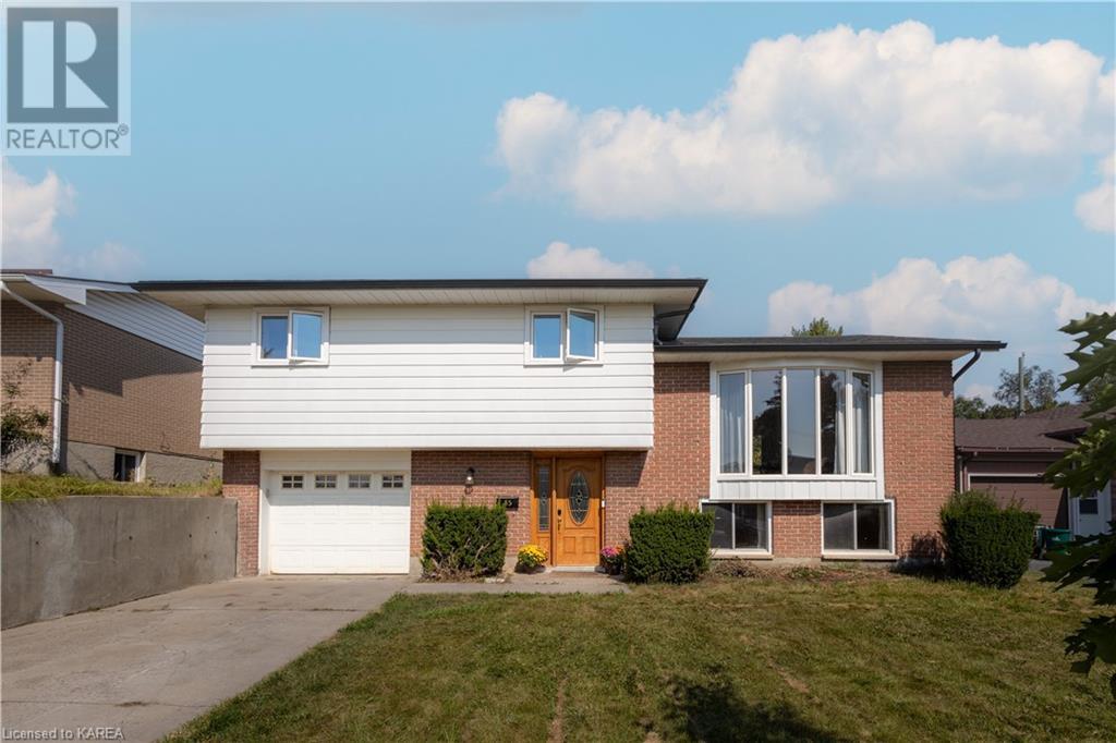 85 MORENZ Crescent