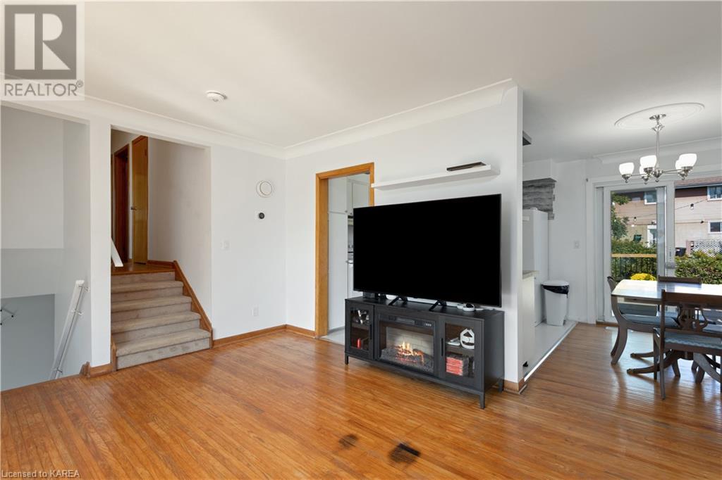 85 MORENZ Crescent