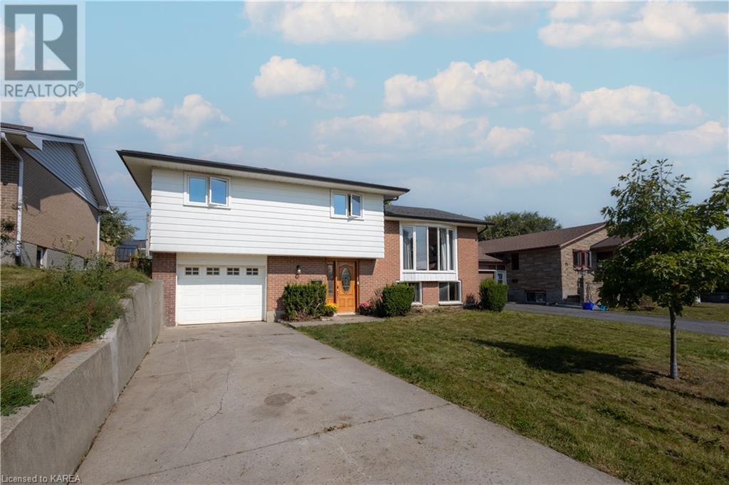 85 MORENZ Crescent