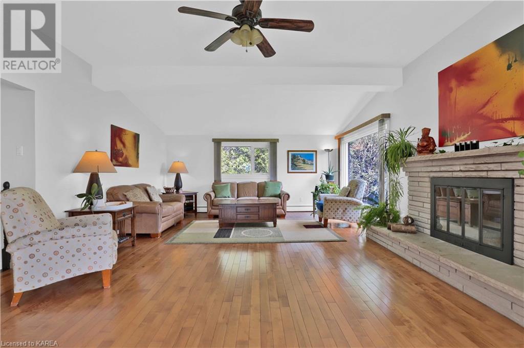 3 HELENA Place