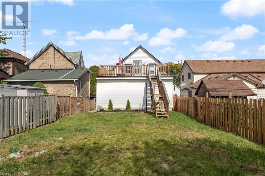 17 BOWES Avenue