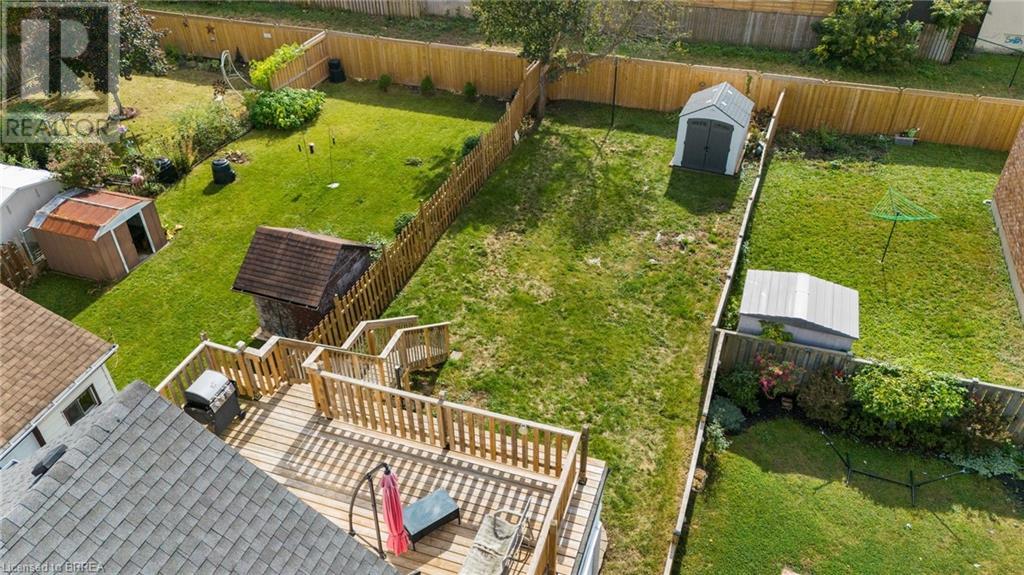 17 BOWES Avenue