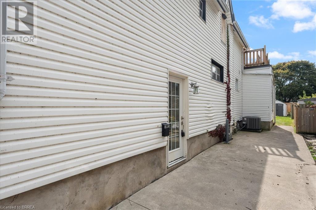 17 BOWES Avenue