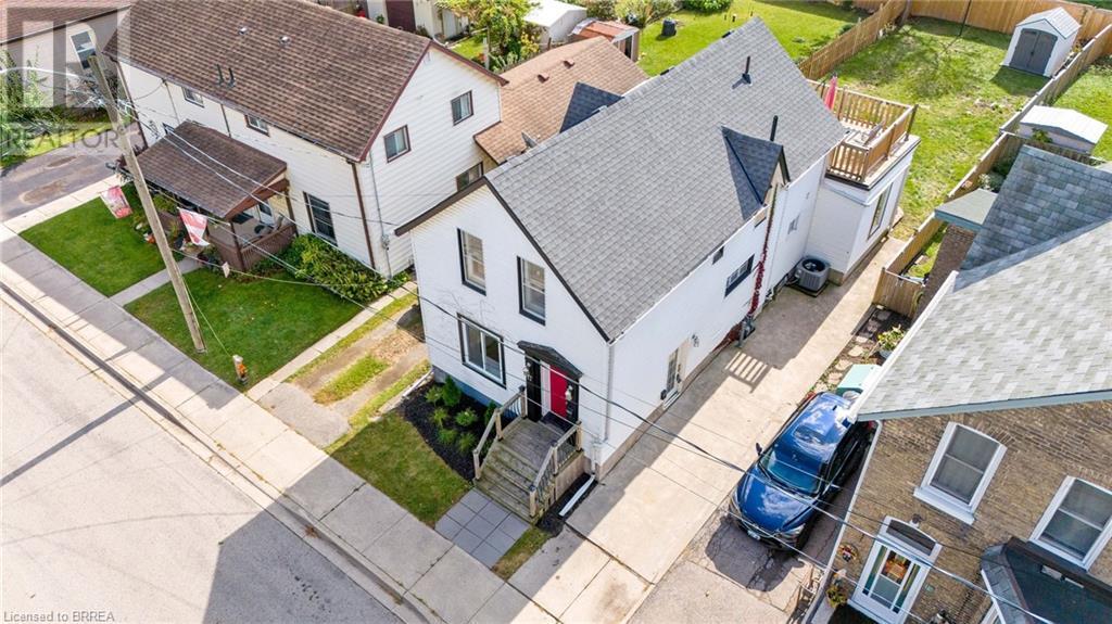 17 BOWES Avenue