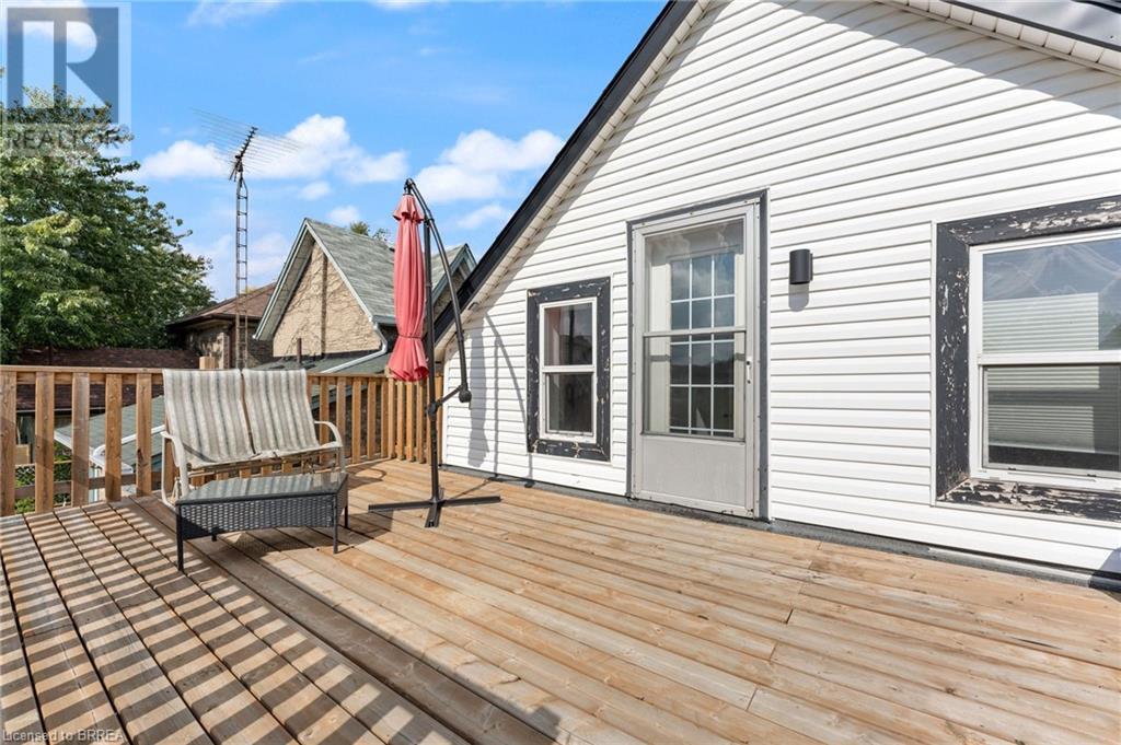 17 BOWES Avenue
