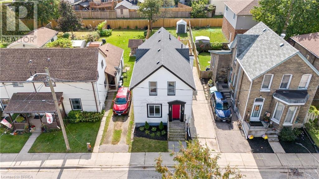 17 BOWES Avenue