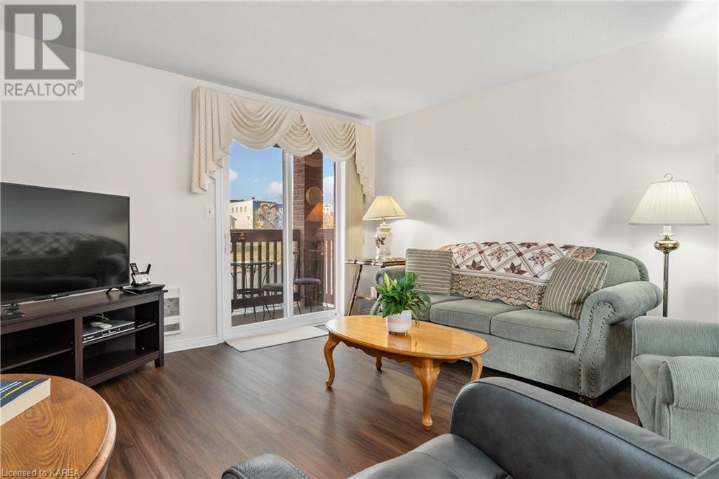 7 CENTRE Street S Unit# 203