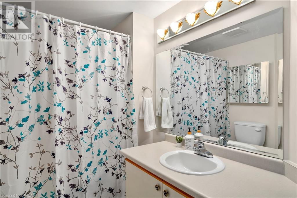7 CENTRE Street S Unit# 203