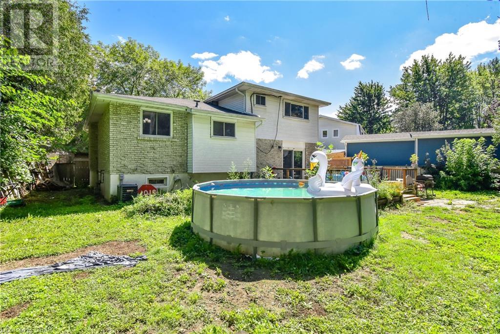 114 QUEENSDALE Crescent