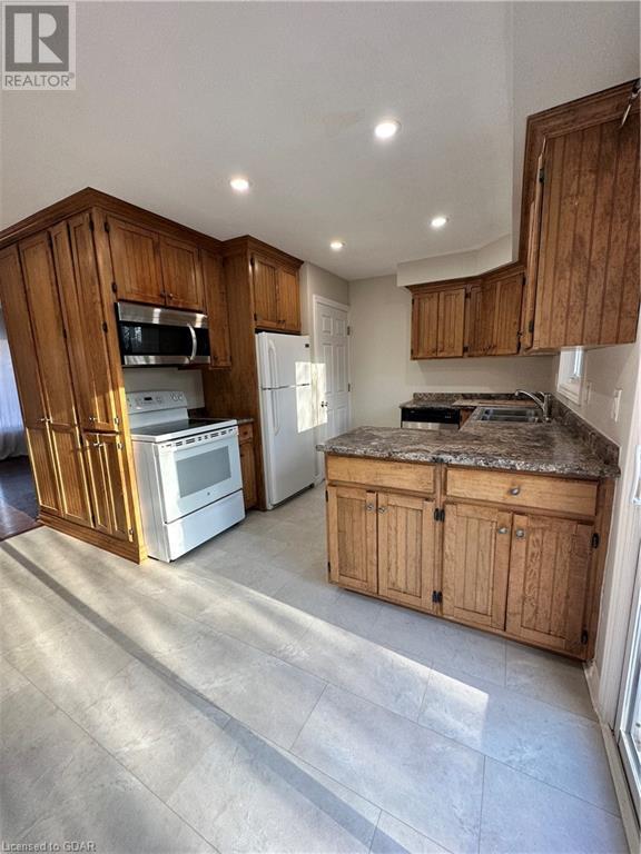 382 VICTORIA Road N Unit# UPPER