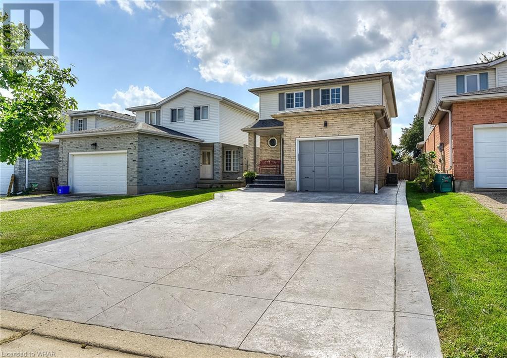 11 BEECHMANOR Crescent