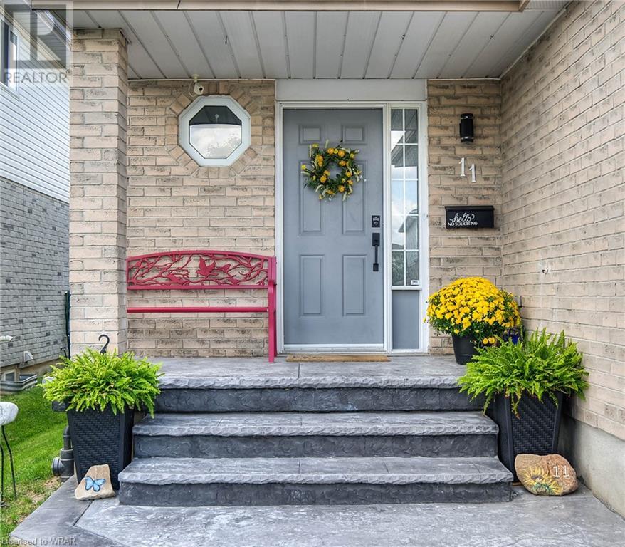 11 BEECHMANOR Crescent