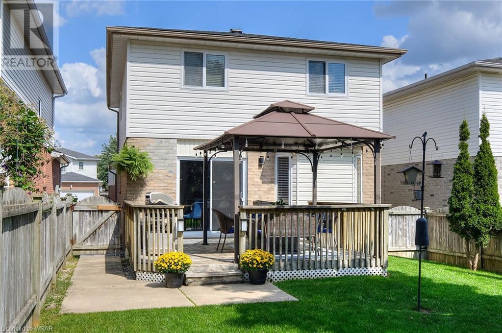 11 BEECHMANOR Crescent