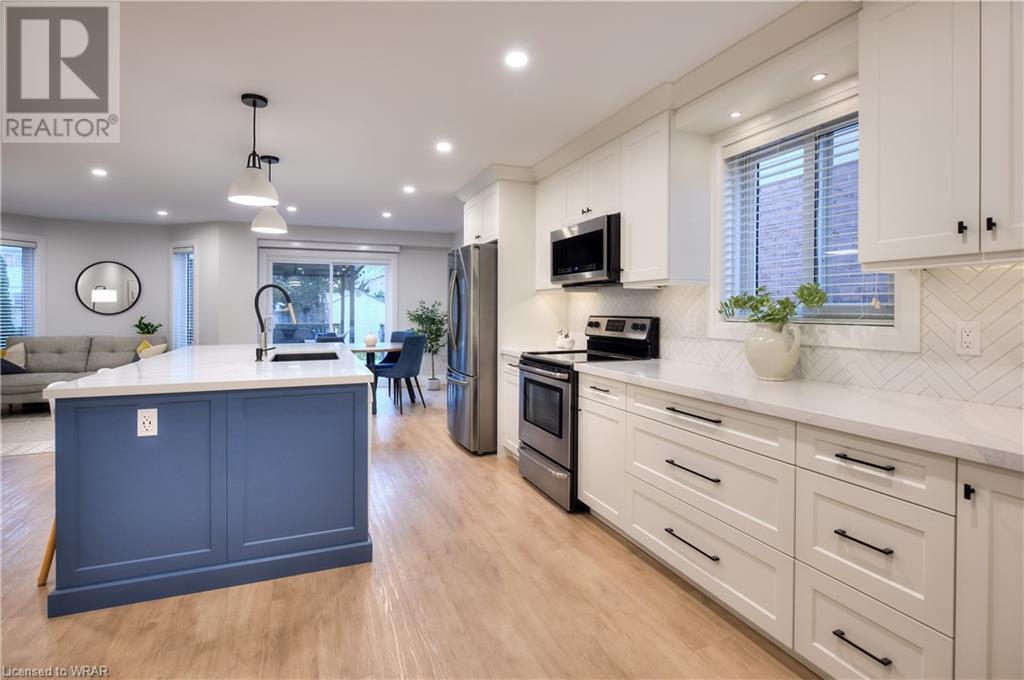 11 BEECHMANOR Crescent