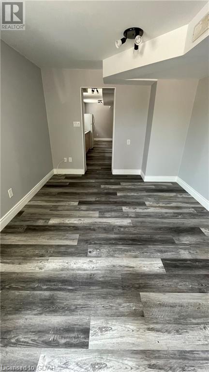 126 MAIN Street S