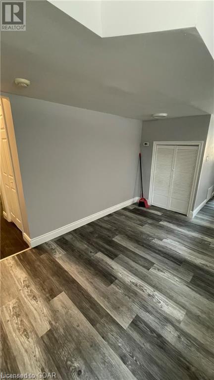 126 MAIN Street S