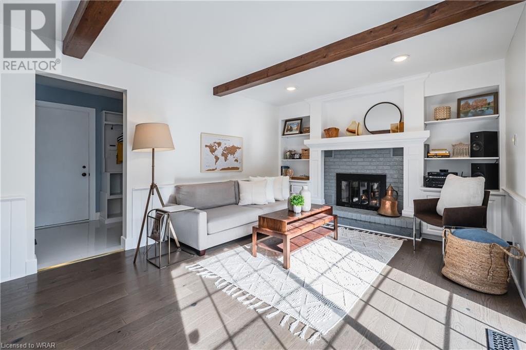 435 BARRINGTON Lane