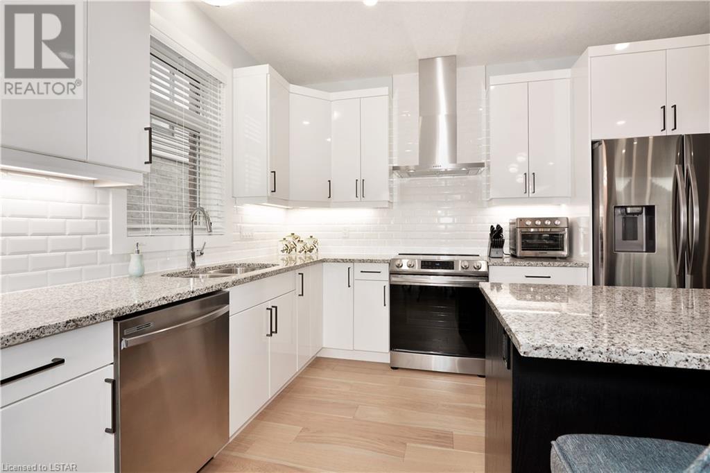 411 DAVENTRY Way