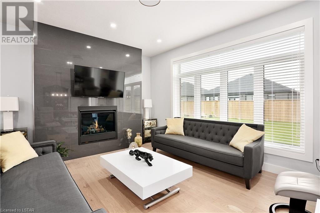 411 DAVENTRY Way