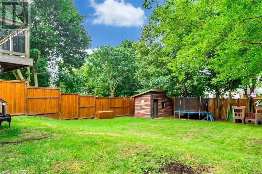 382 VICTORIA Road N Unit# LOWER