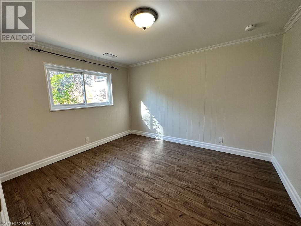 382 VICTORIA Road N Unit# LOWER