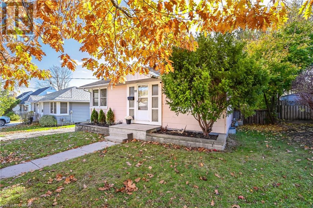 93 BALLANTYNE Avenue