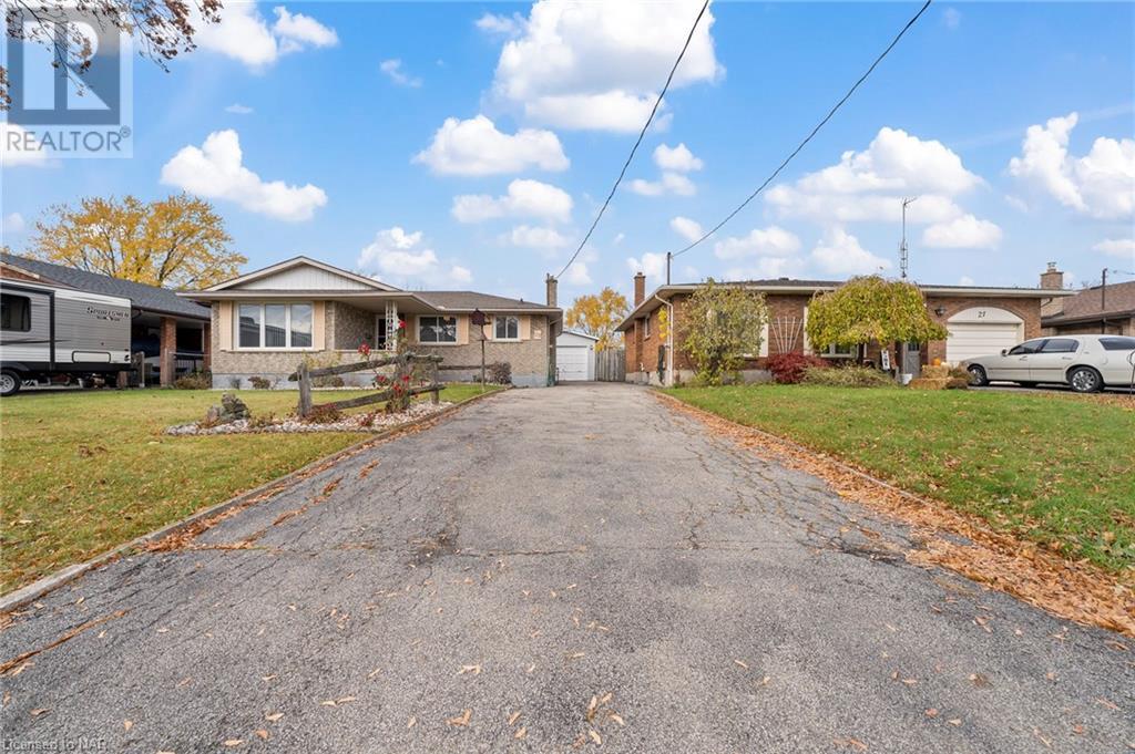 25 MEREDITH Drive