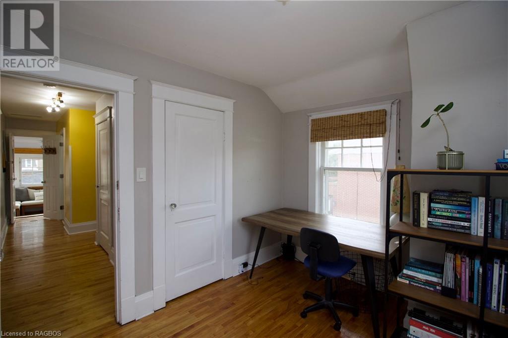135 9TH Street W