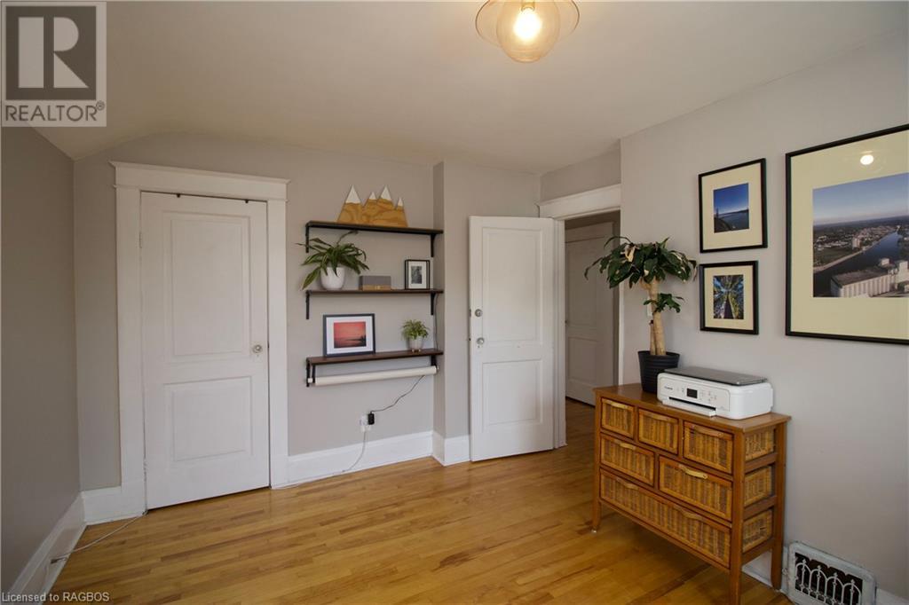 135 9TH Street W