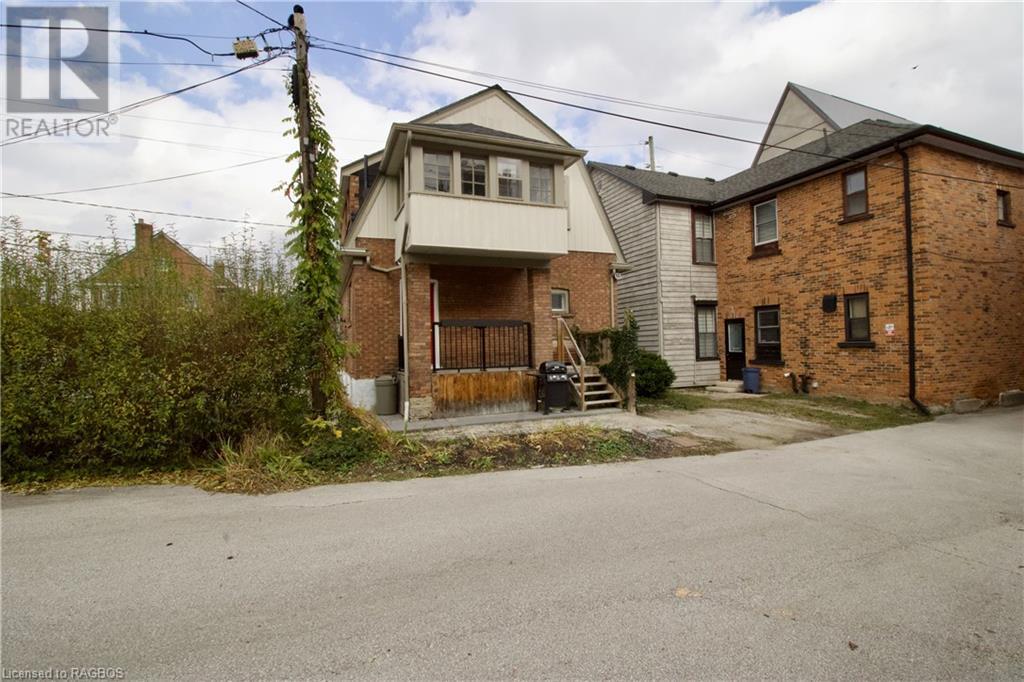 135 9TH Street W