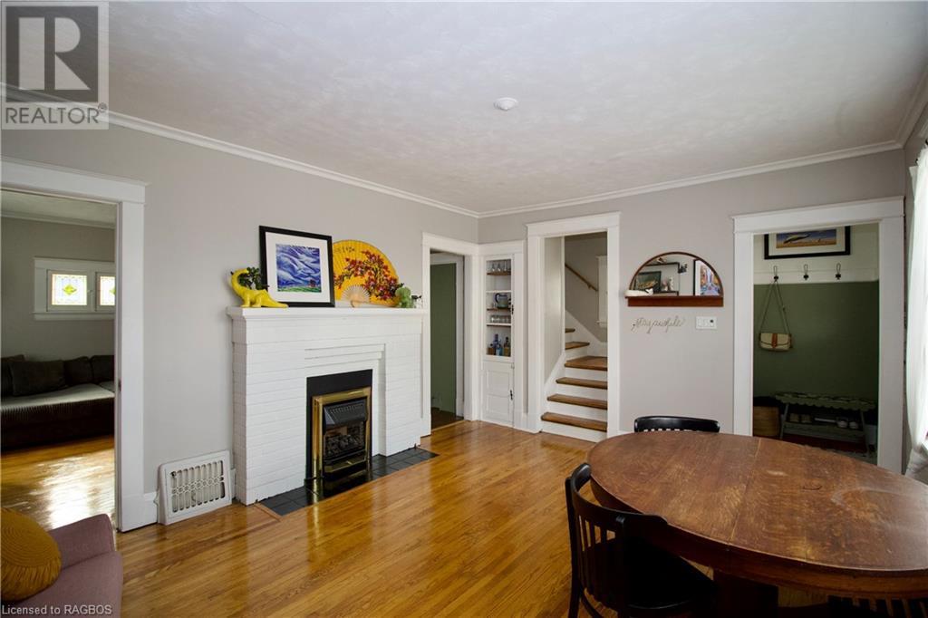 135 9TH Street W