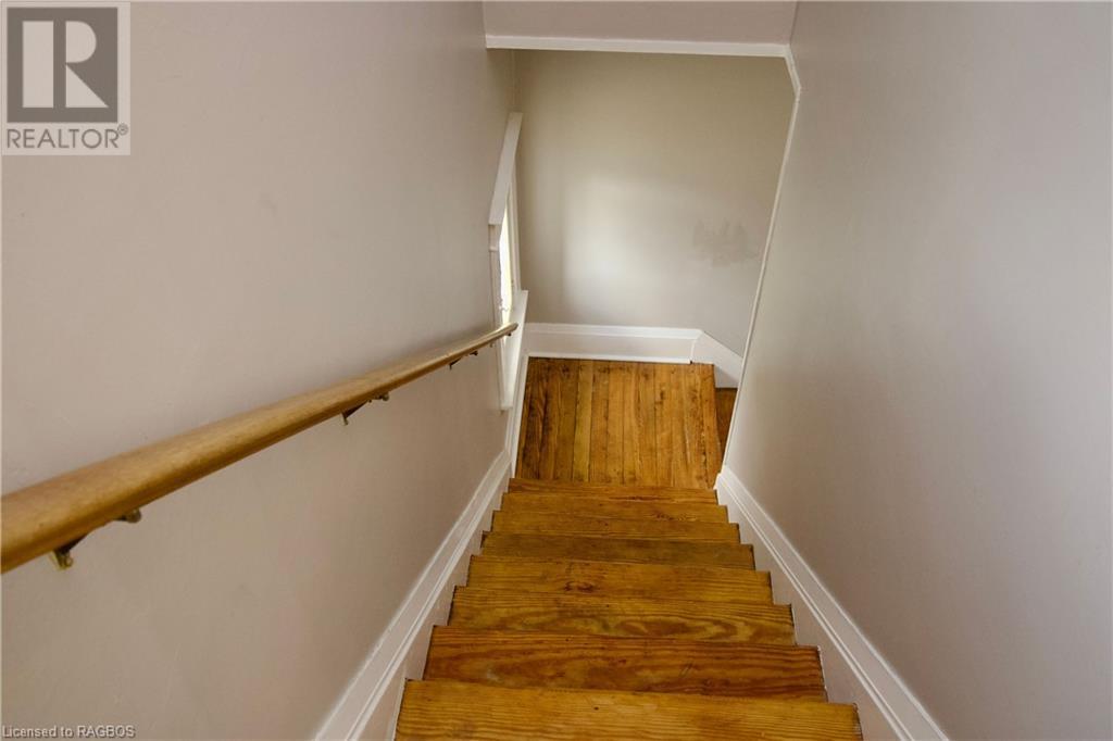 135 9TH Street W