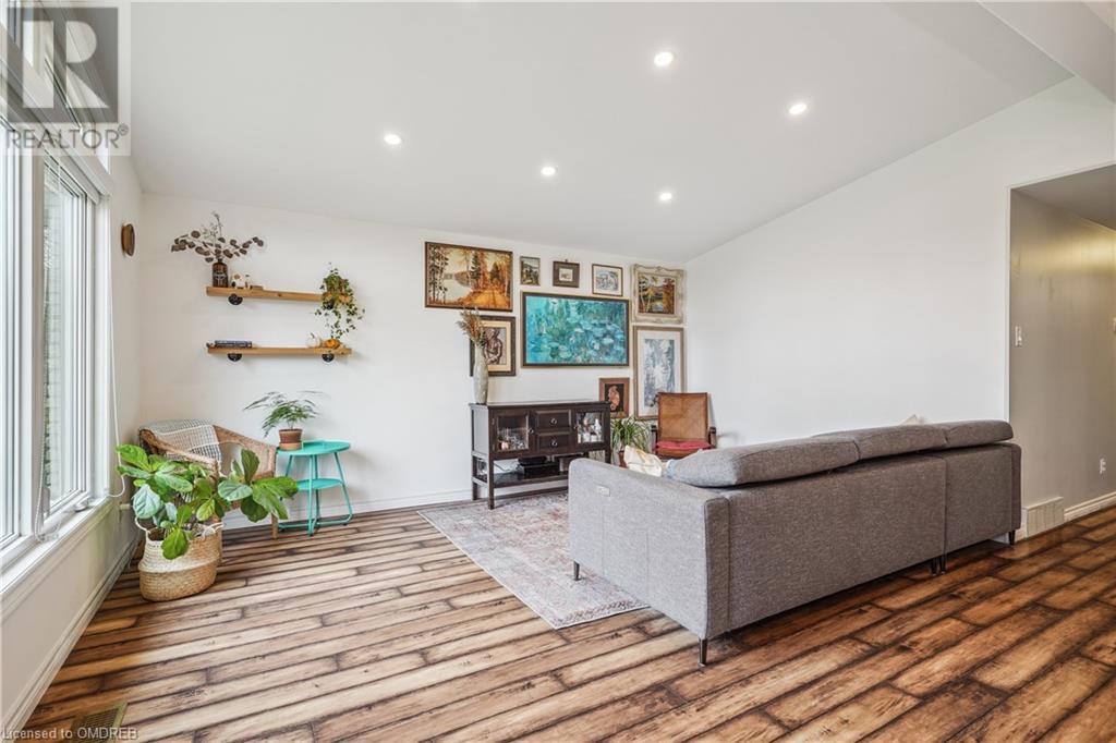 12 STIRLING Place