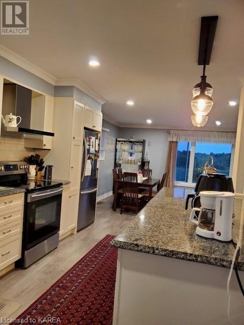 343 LYNDHURST Road