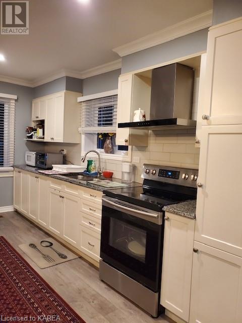 343 LYNDHURST Road