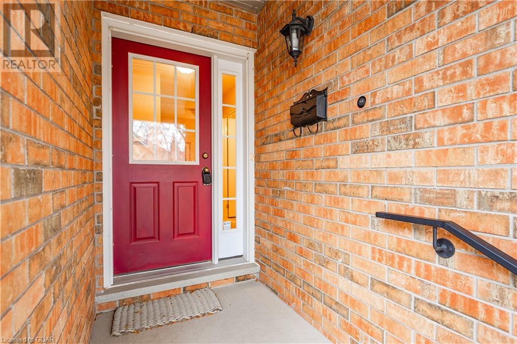 10 AMBERWOOD Lane
