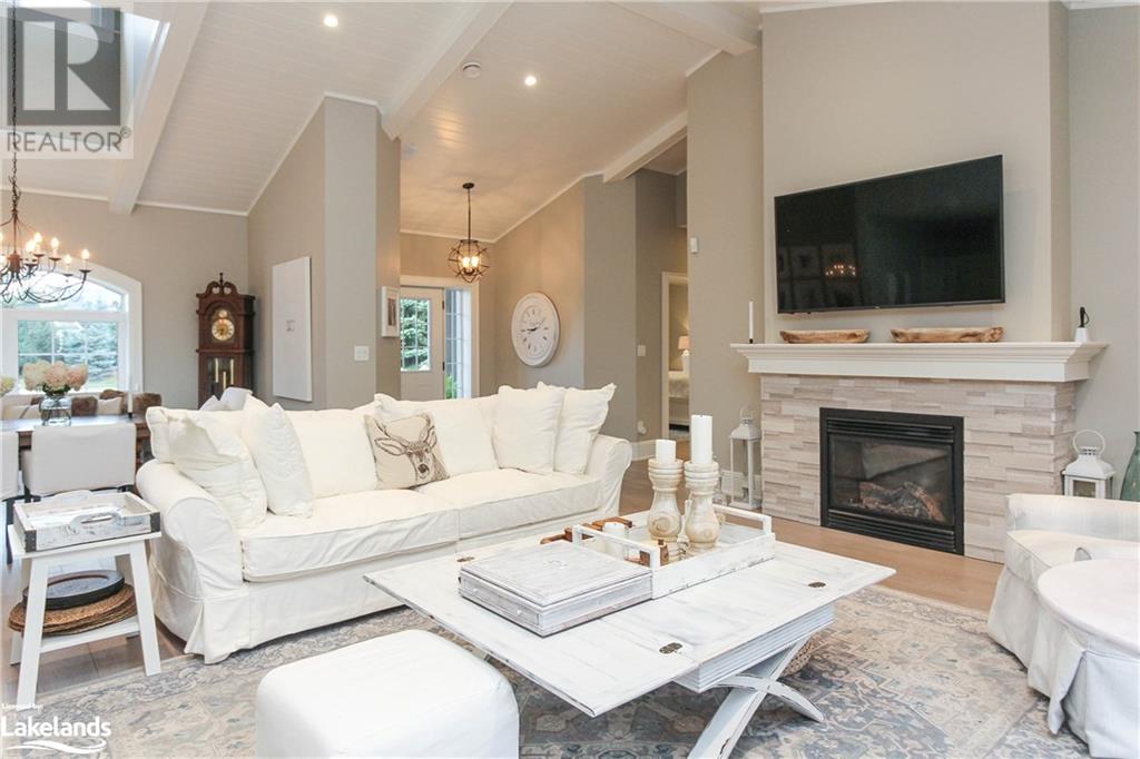 8 JUNIPER Court