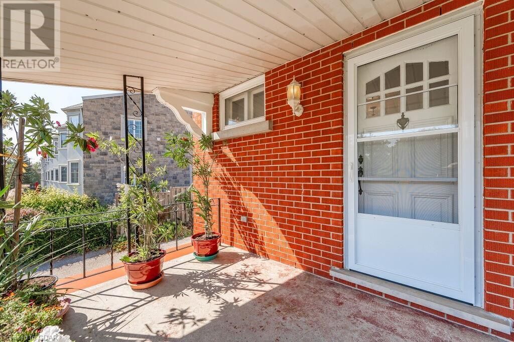 51 WATERLOO Avenue
