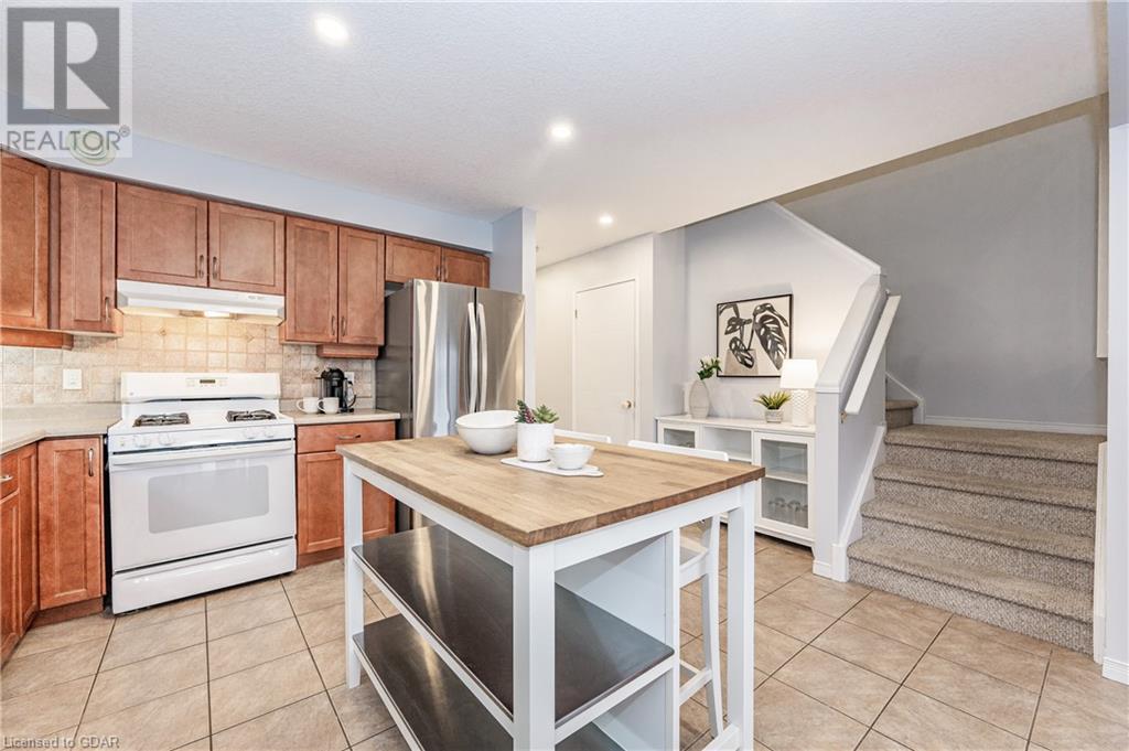 32 SIMMONDS Drive