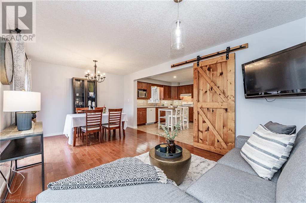 32 SIMMONDS Drive
