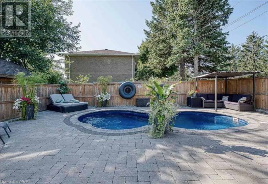 1040 CANFIELD Crescent Unit# 1
