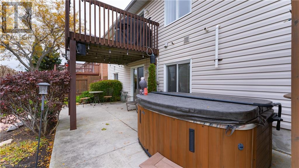 27 DAVEY Crescent