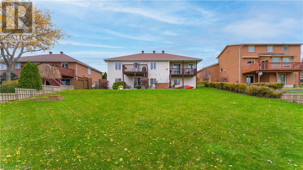 27 DAVEY Crescent